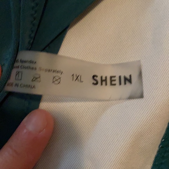 2 Piece Shein Ruffled Top Bikini- Size 1X- NWOT - Picture 3 of 6